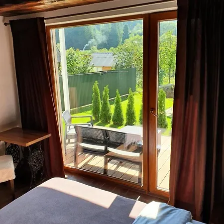 Koval'ska Sadyba Slavske